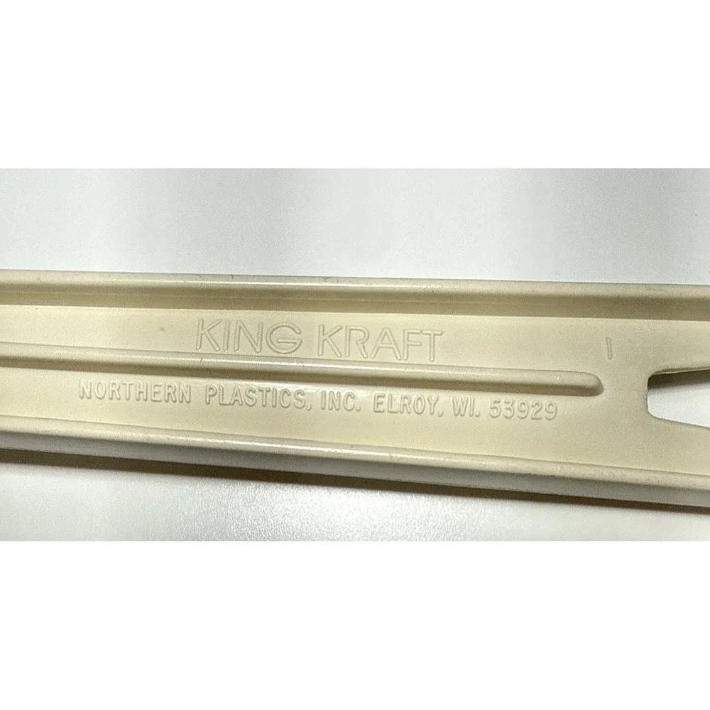 Vintage King Kraft Beige/Ivory Spaghetti Pasta Serving Fork Claw Made USA